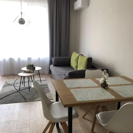 *hot* Main Square Brand New Luxury Apartmán