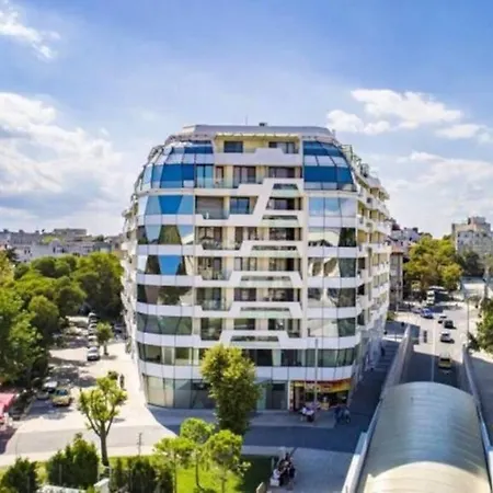 *hot* Main Square Brand New Luxury