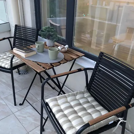 *hot* Main Square Brand New Luxury Апартамент