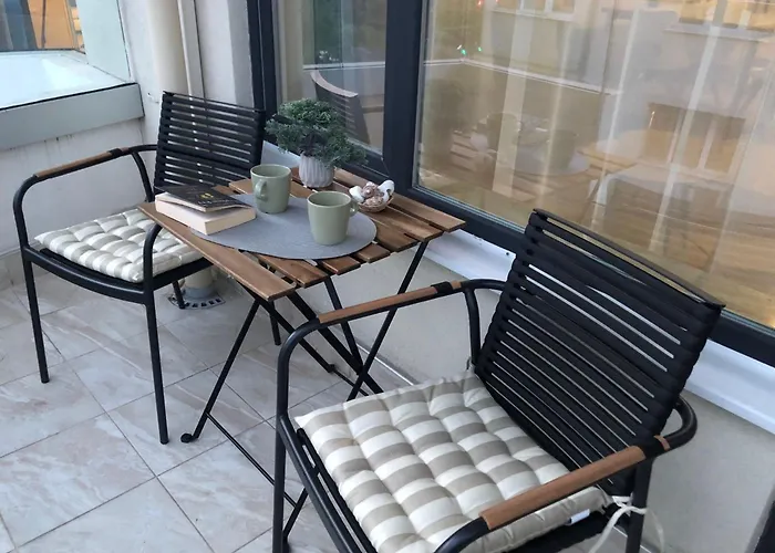 *hot* Main Square Brand New Luxury Lägenhet